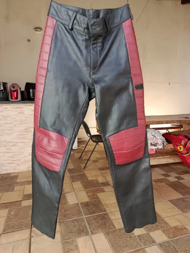 CALÇA DE COURO LEGÍTIMO