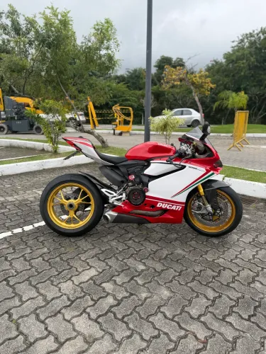 Panigale s 1299 de garagem