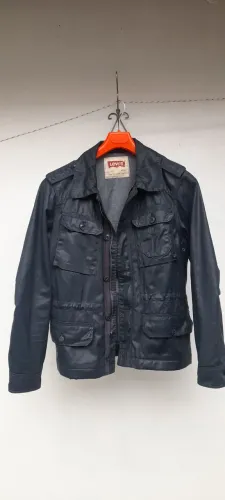 Jaqueta Levis reversível