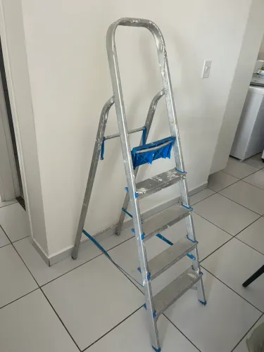 Escada de alumínio 