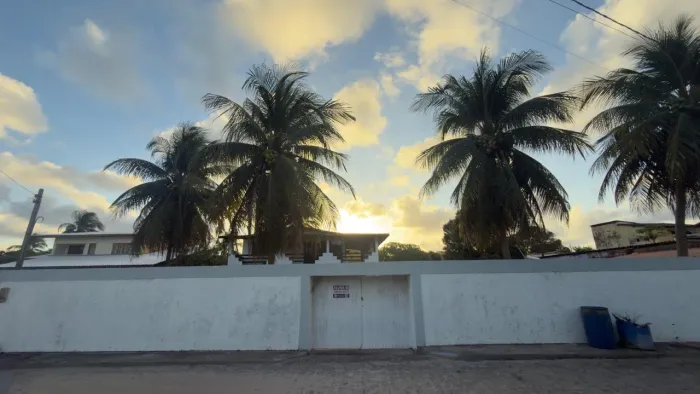 CASA AMPLA NA BARRA DE SANTO ANTÔNIO