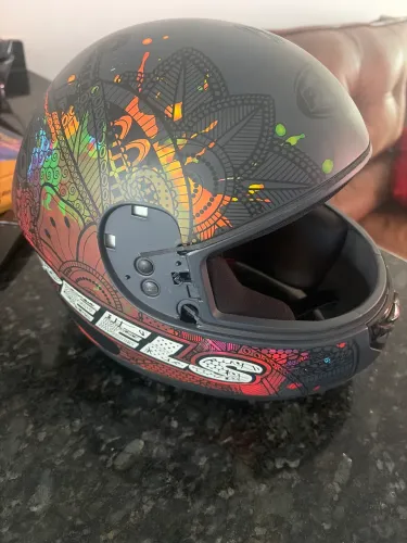 Capacete peels semi novo