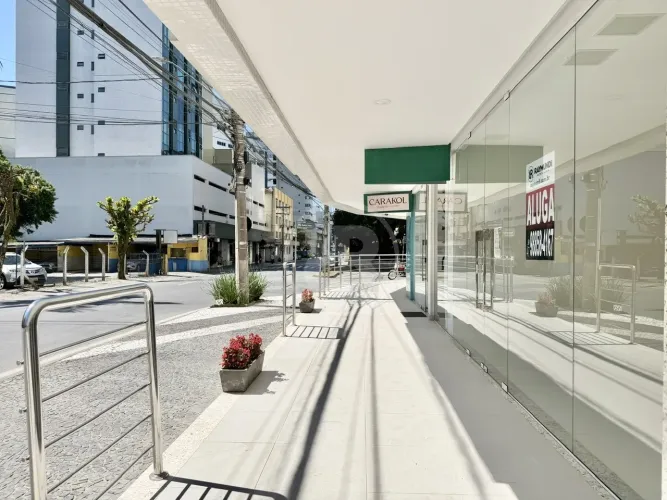 Loja Térrea com Vitrine e Vaga no Centro de Blumenau