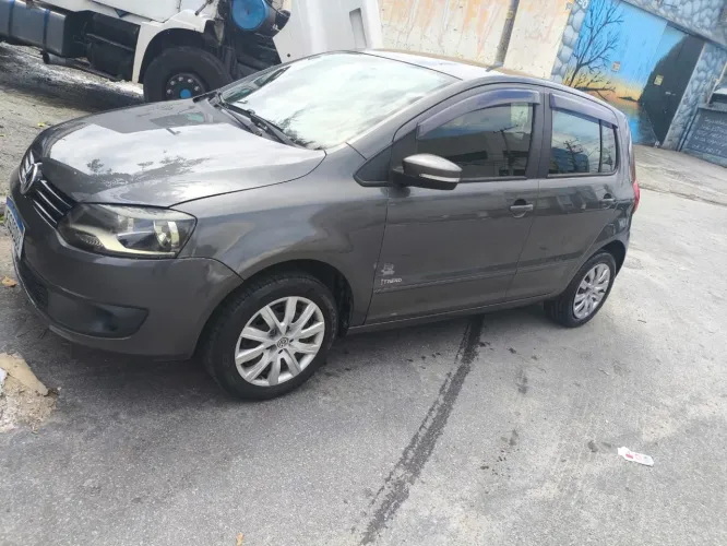 Volkswagen Fox 1.6 MI I Motion Total Flex 8V 5P 2013