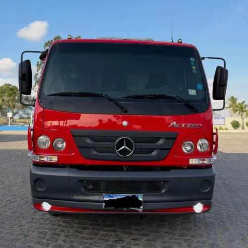 Mercedes Bens - Acello 815 - Negocio