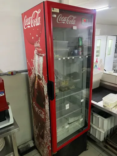 Geladeira expositora
