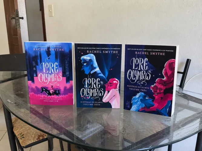 Livro Lore Olympus vol 1,2 e 3 novos
