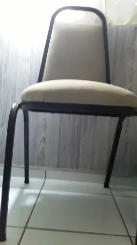 Vendo cadeira de ferro com assento estofados novos