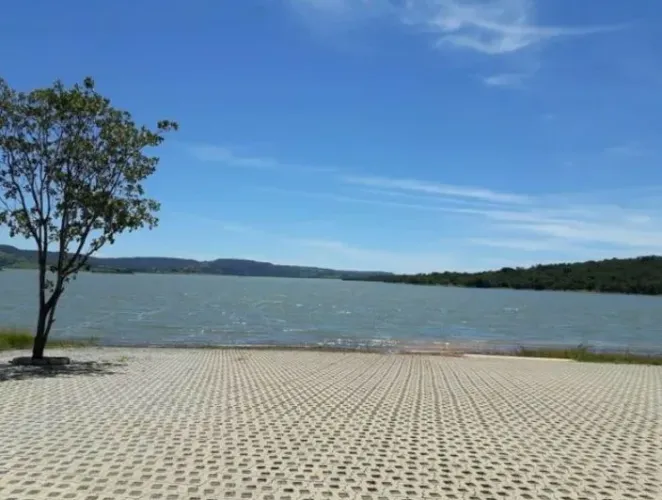 Lote Condomínio  Farol do Lago Corumbá IV ( Abadiânia Go )