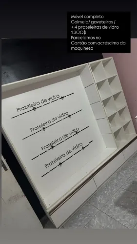 Móvel expositor em mdf