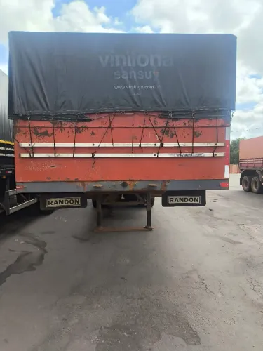 Carreta Randon 02/02 Pneus 1.100/22 assoalho de madeira... Valor 32$ mil