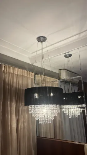 Lustre de cristal com cúpula preta