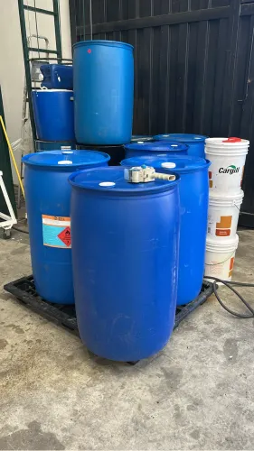 Tambores de plástico 200 vazios