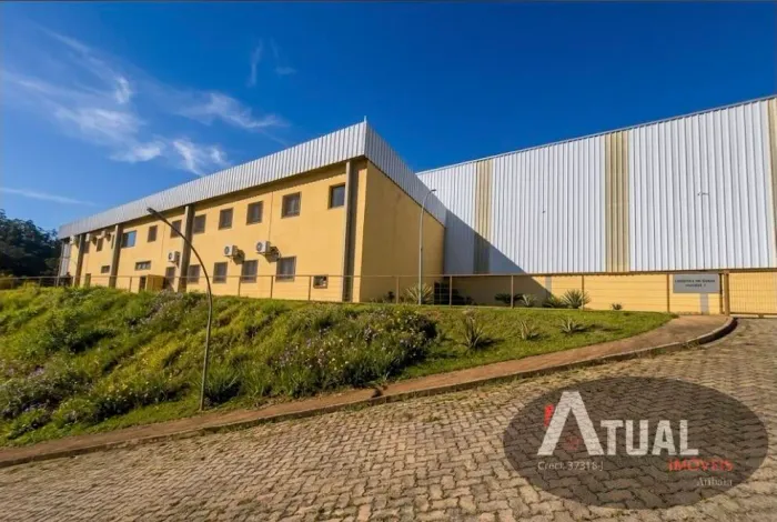 Aluga-se Galpão 4 mil m² e área 10.900 mil m² em Mairiporã /Terra Preta.