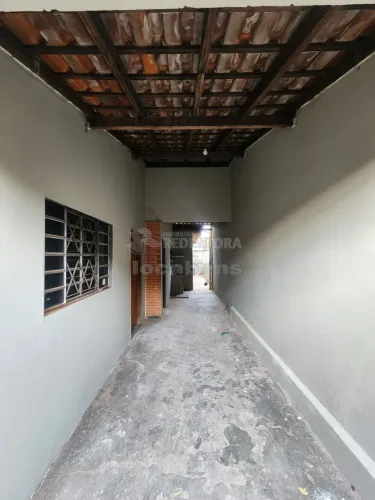 Oportunidade Família! Casa Ampla com 3 Quartos (1 Suíte) no Jardim Maria Lúcia
