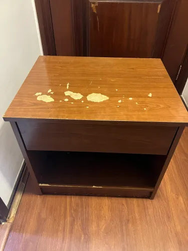 Vendo 2 mesinhas de cabeceira