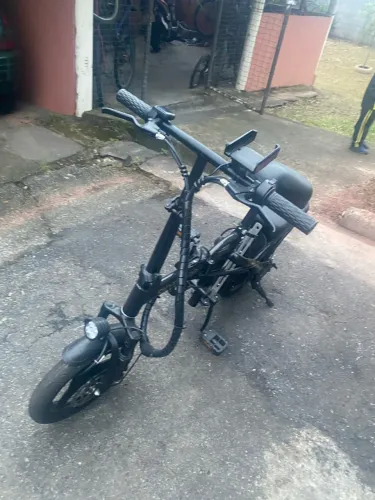 Bicicleta elétrica semi nova