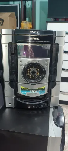 SOMENTE A CENTRAL MINI SYSTEM SONY GNX800 PARA CONSERTO OU RETIRADA DE PEÇAS. 