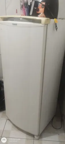 Geladeira com freezer