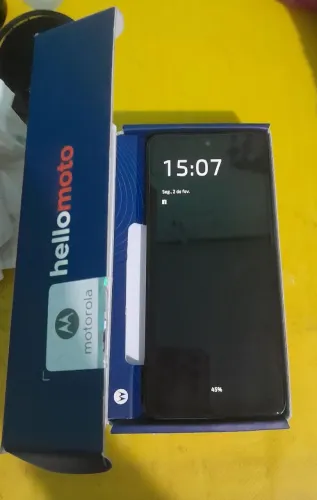 Moto G05 novo acompanha caixa e capinha