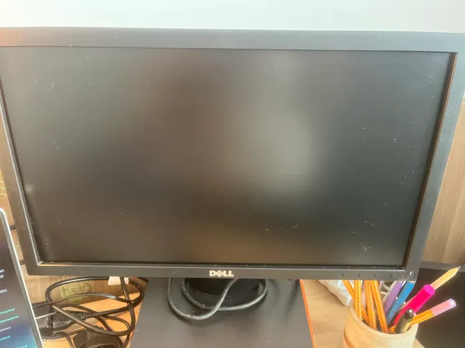 Monitor Dell Profissional Perfeito funcionamento- Entrada VGA/DisplayPort