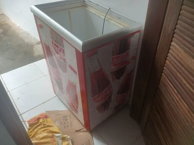 Freezer pequeno para consertar 