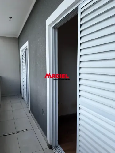 Sobrado com 03 dorms repasse de obra a 500m da Casa do Construtor
