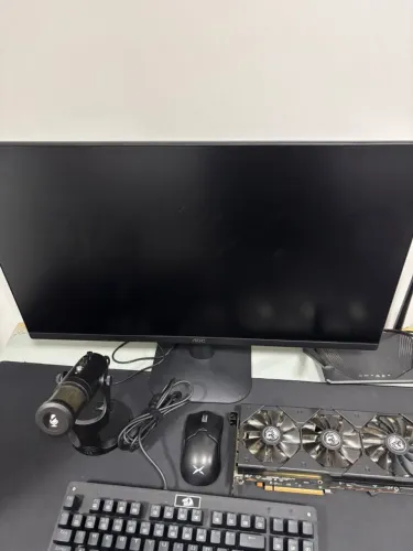 Rx 5700 xt triple fan e periféricos