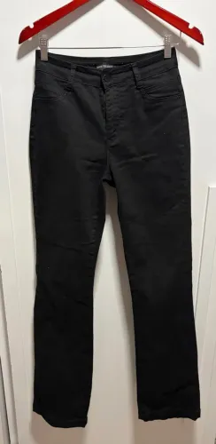 Calça alfaiataria em sarja bootcut