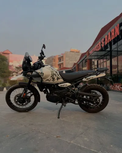 Himalayan 450 / Kamet White - Letícia