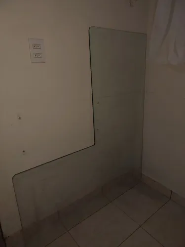 Vende-se balcão de vidro