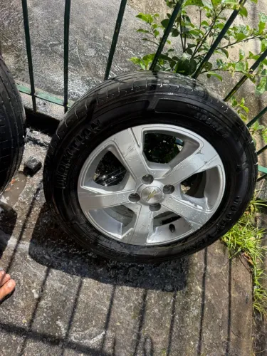 Vendo jogo de rodas prisma aro 15 4x100