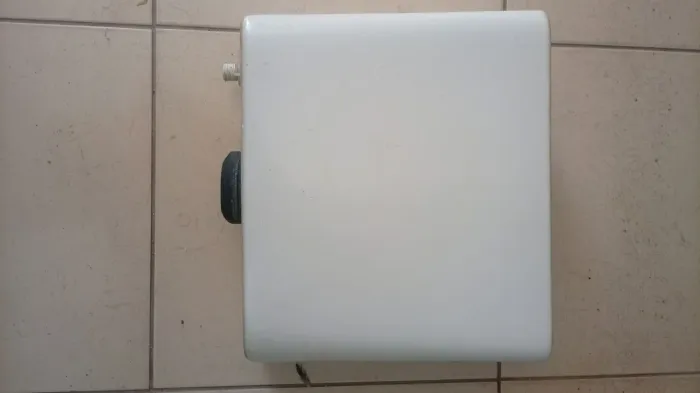Vendo uma caixa acoplada 