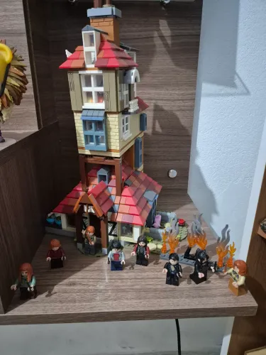 Legonérico A Toca 1047 peças e 8 figures