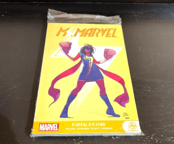 Ms. Marvel - Kamala Khan (Panini) - Novo e Lacrado - Marvel Teens