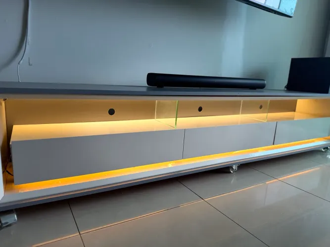 Rack MDF Laqueado com LED