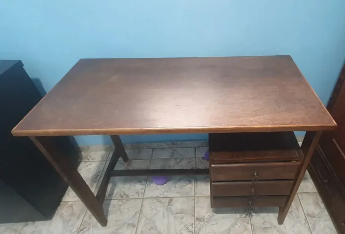 Mesa Sucupira Pequena Com Cadeira Sucupira<br><br><br><br>