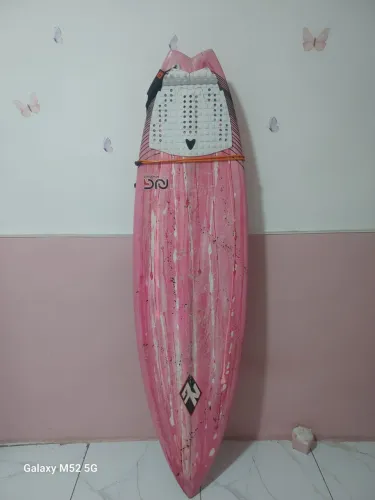 P vende logo, Prancha de surf 5.9 27L com deck, quilhas e strep (aceito cartão de crédito)