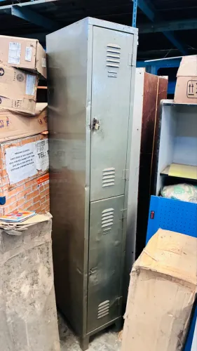 Armário de aço 2 portas, tipo roupeiro, para vestiário/alojamento
