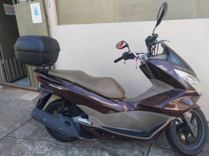 Vende-se Moto PCX 150 2017/2017.