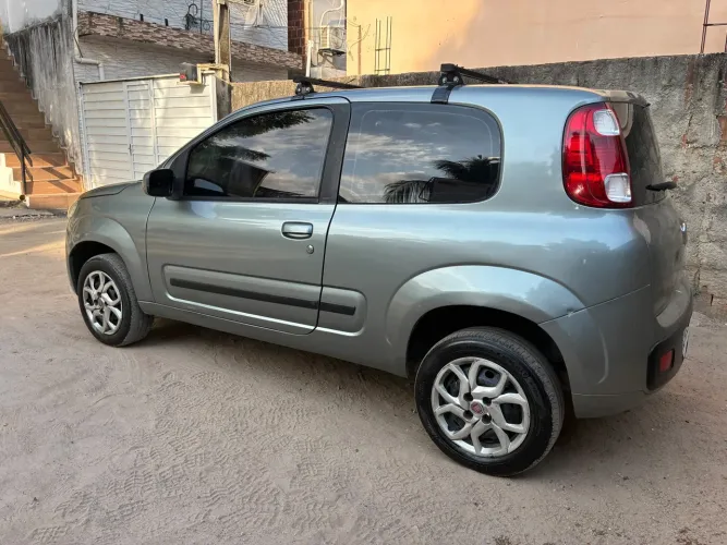 Fiat Uno Vivace 1.0 EVO Fire Flex 8V 3P 2012