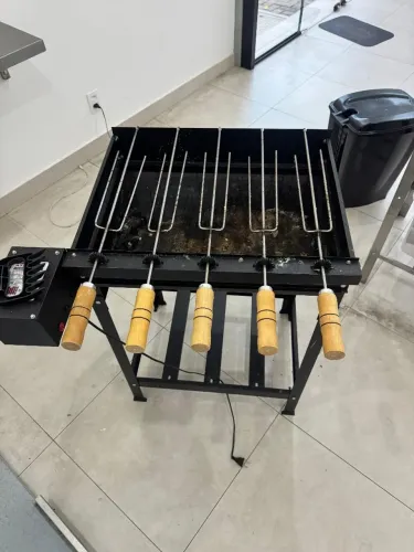 Churrasqueira portátil automática