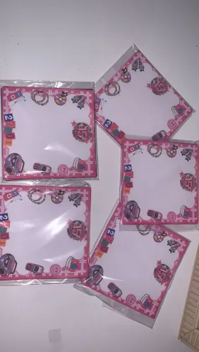 Bloquinhos 10x10 faço qualquer tema <br>40 folhas <br>R$ 10,00 cada <br>Faço qualquer tema