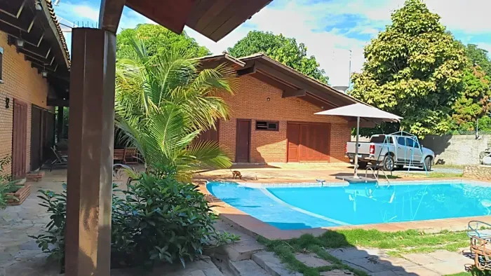 Casa residencial ou comercial de 2.800m2 no Centro-Sul, Centro-Sul - Várzea Grande - MT