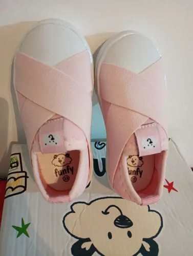 Tênis infantil menina 2 pares por 100 n 23