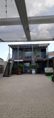 Sala, conjunto comercial Container