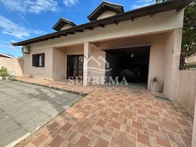 Casa a Venda com 4 dormitórios em Tramandaí - RS