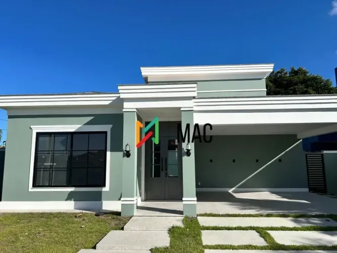 Casa Neoclássica Exclusiva no Alphaville | 214m², 3 Quartos e Área Gourmet com Piscina
