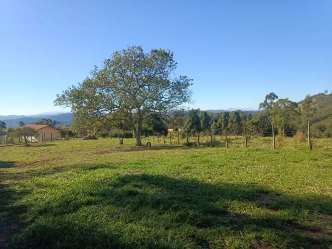 Linda chácara em Nazaré Paulista S.P