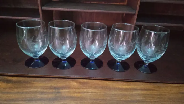 Conjunto de Taças lapidadas  antigas